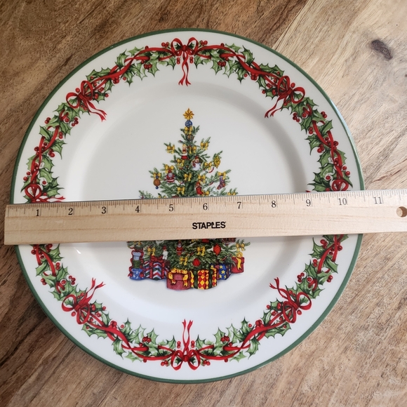 Christmas Traditions Tree Plate with Holly Border - Picture 10 of 10
